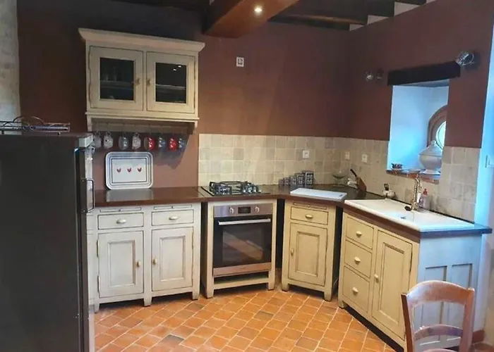 Burgundian Farmhouse In Talon With Fireplace
