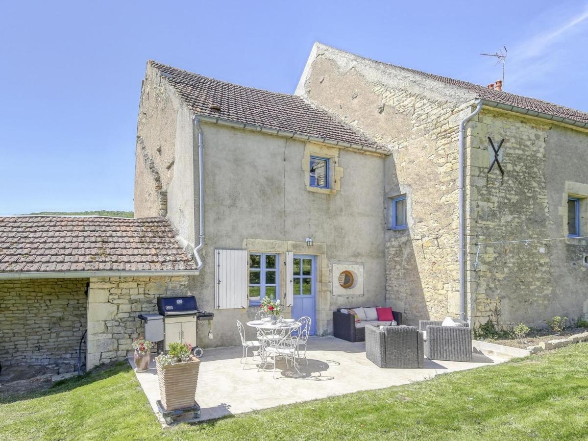 Ferienhaus Burgundian In With Fireplace