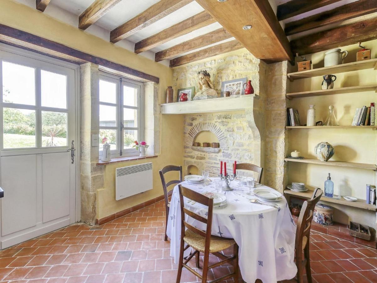 Burgundian In With Fireplace *
